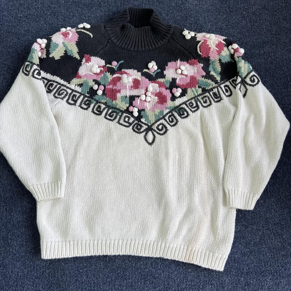 Vintage Charter Club Sweater Womens Medium Black Floral Embroidered‎ Hong Kong
